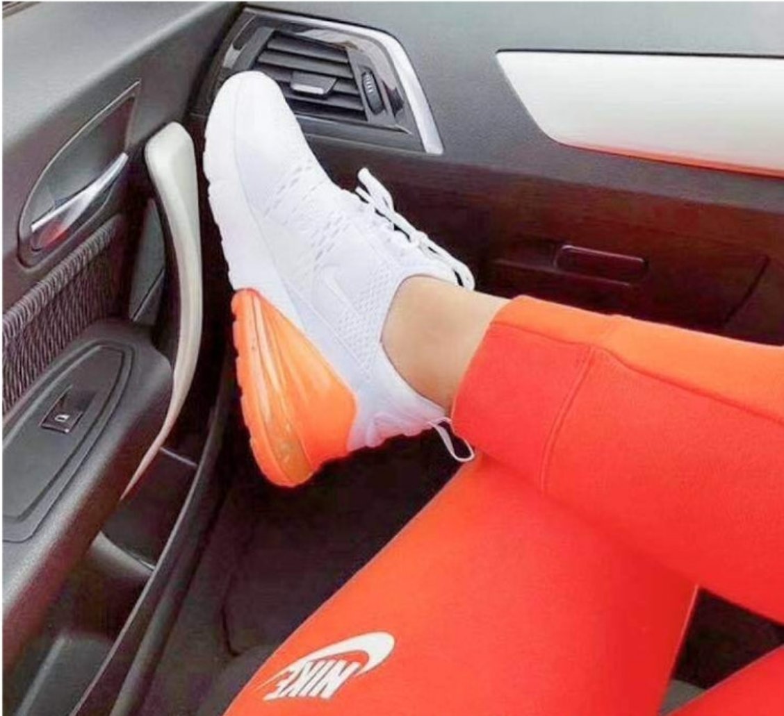 Les Baskets Nike Air Max 270 plus combinent un design élégant et une technologie de pointe. moderne et leur sur toute la longueur.pas cher. Le moins cher.