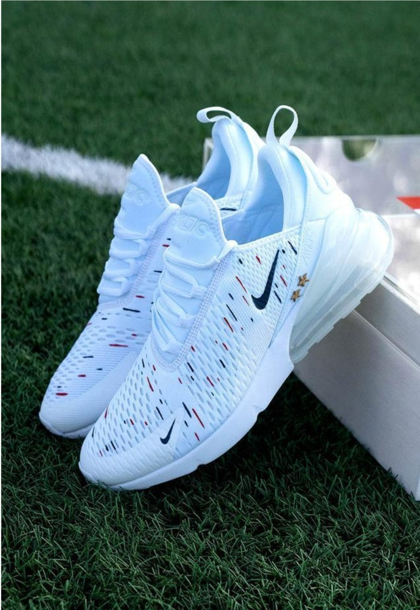 Les Baskets Nike Air Max 270 plus combinent un design élégant et une technologie de pointe. moderne et leur sur toute la longueur.pas cher. Le moins cher.