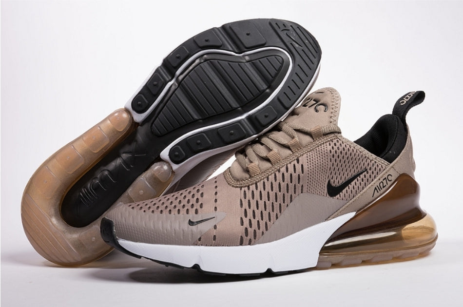 Les Baskets Nike Air Max 270 plus combinent un design élégant et une technologie de pointe. moderne et leur sur toute la longueur.pas cher. Le moins cher.