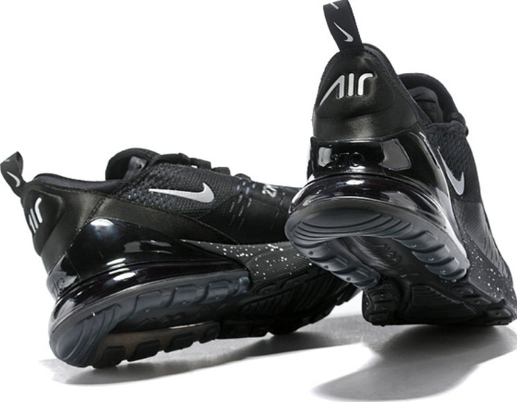 Les Baskets Nike Air Max 270 plus combinent un design élégant et une technologie de pointe. moderne et leur sur toute la longueur.pas cher. Le moins cher.