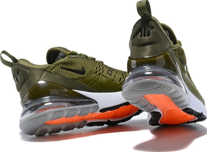 Les Baskets Nike Air Max 270 plus combinent un design élégant et une technologie de pointe. moderne et leur sur toute la longueur.pas cher. Le moins cher.