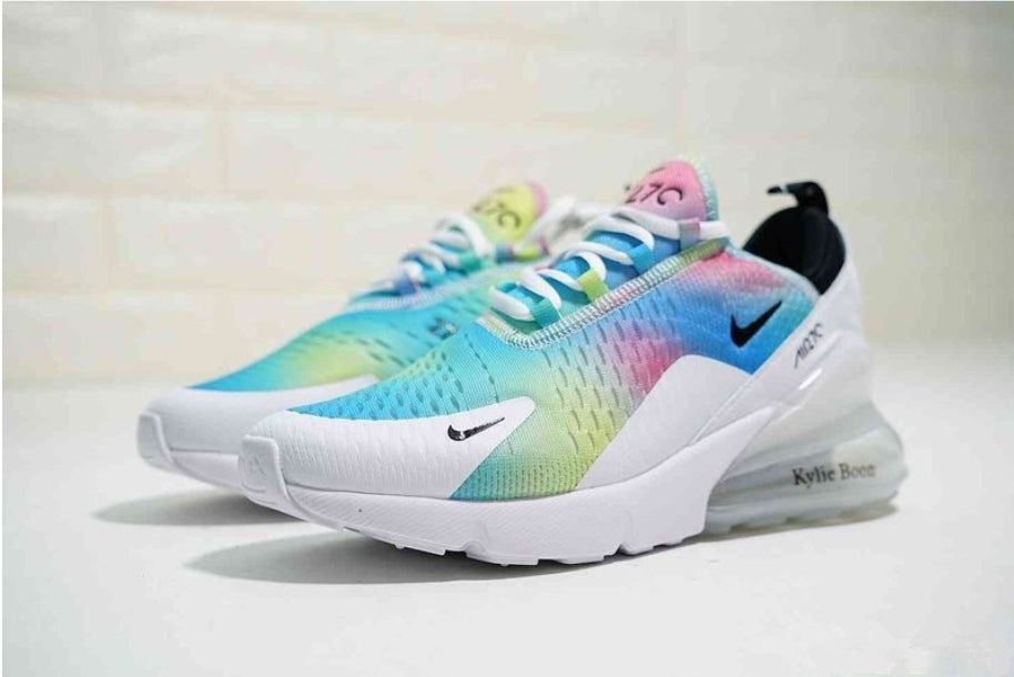 Les Baskets Nike Air Max 270 plus combinent un design élégant et une technologie de pointe. moderne et leur sur toute la longueur.pas cher. Le moins cher.