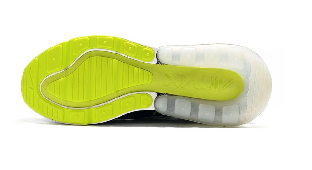 Les Baskets Nike Air Max 270 plus combinent un design élégant et une technologie de pointe. moderne et leur sur toute la longueur.pas cher. Le moins cher.