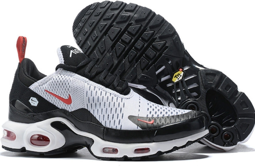 Les Baskets Nike Air Max 270 plus combinent un design élégant et une technologie de pointe. moderne et leur sur toute la longueur.pas cher. Le moins cher.