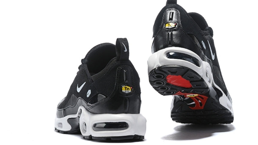 Les baskets Nike Air Max 270 combinent un design audacieux et une technologie innovante. Leur silhouette moderne et leur unité Air-Sole.pas cher. Le moins cher.