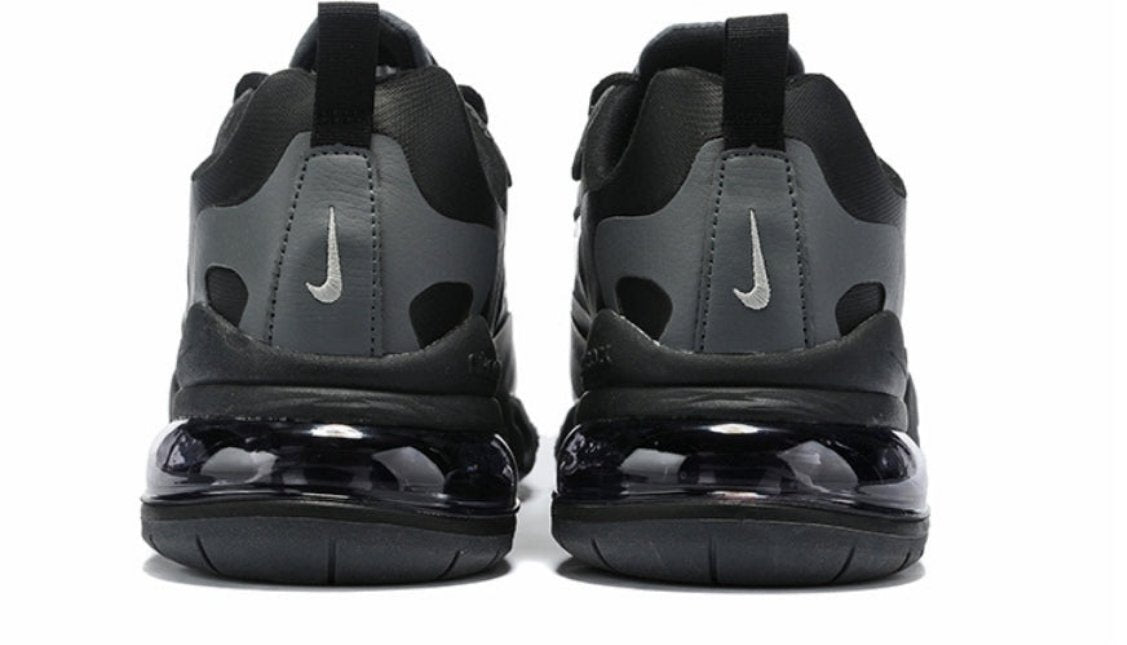 Les baskets Nike React offrent exceptionnelle de style moderne et d'innovation . design élégant et choix incontournable.pas cher.le moins cher.