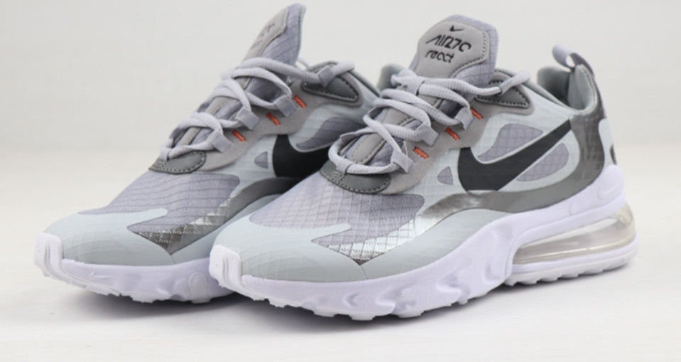 Les baskets Nike React offrent exceptionnelle de style moderne et d'innovation . design élégant et choix incontournable.pas cher.le moins cher.