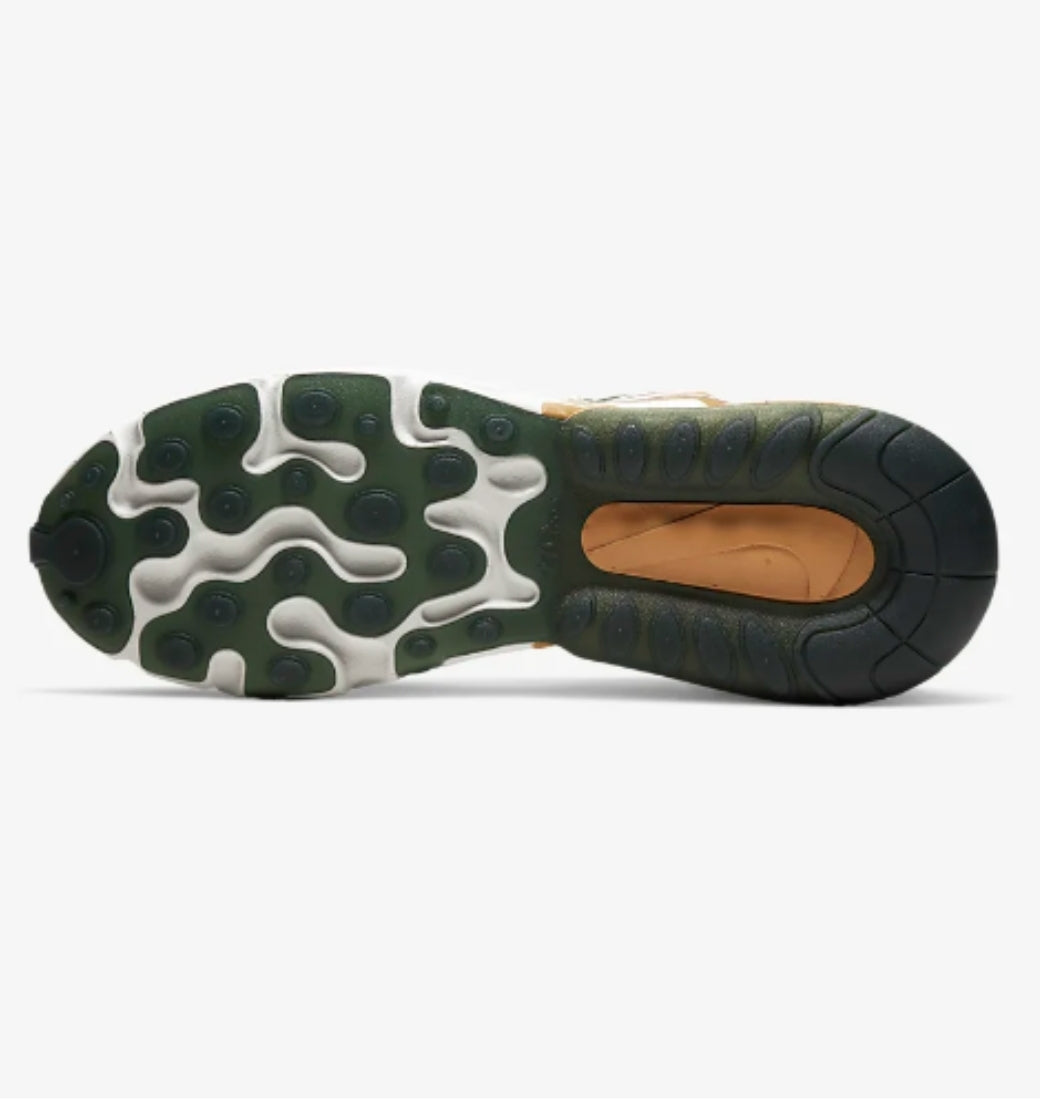Les baskets Nike React offrent exceptionnelle de style moderne et d'innovation . design élégant et choix incontournable.pas cher.le moins cher.