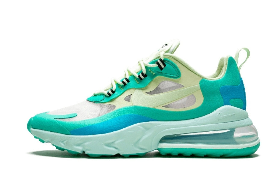 Les baskets Nike React offrent exceptionnelle de style moderne et d'innovation . design élégant et choix incontournable.pas cher.le moins cher.