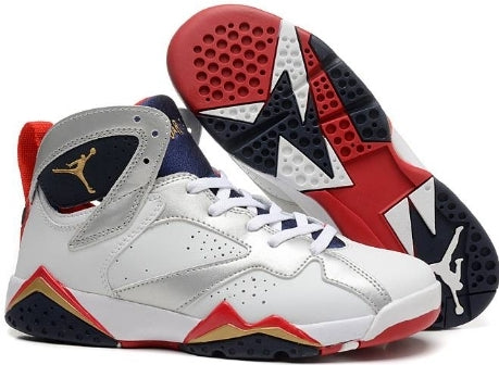Baskets air Jordan 7 femme Elles ont conquis les amateurs de mode grâce à leur esthétique audacieuse et leurs innovations techniques.