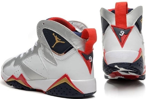 Baskets air Jordan 7 femme Elles ont conquis les amateurs de mode grâce à leur esthétique audacieuse et leurs innovations techniques.