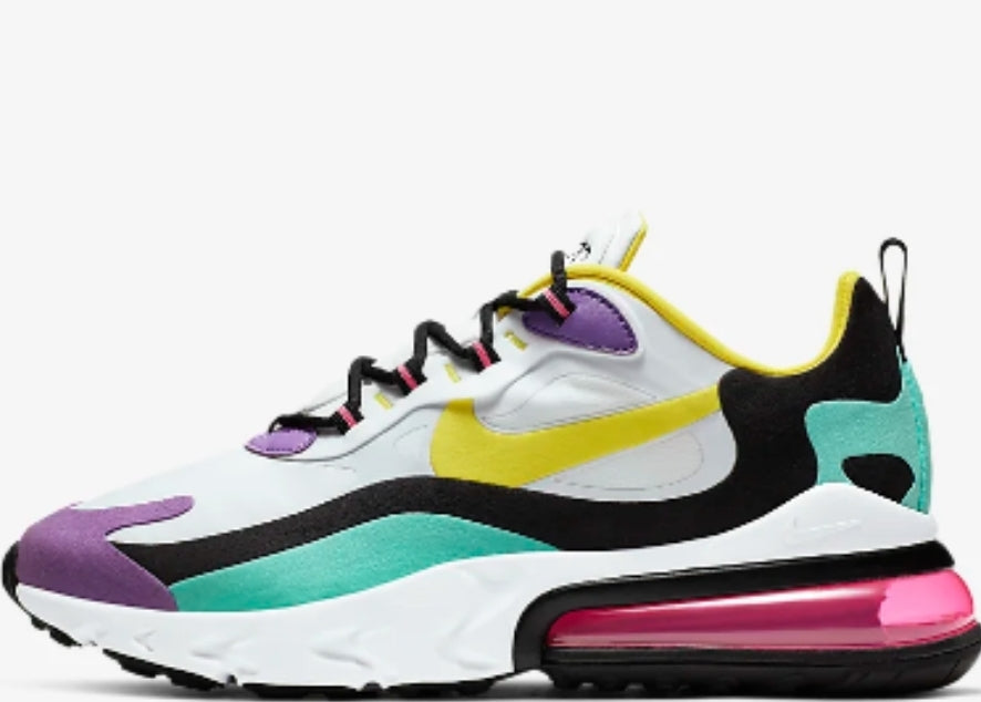 Les baskets Nike React offrent exceptionnelle de style moderne et d'innovation . design élégant et choix incontournable.pas cher.le moins cher.