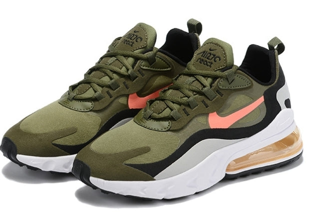 Les baskets Nike React offrent exceptionnelle de style moderne et d'innovation . design élégant et choix incontournable.pas cher.le moins cher.