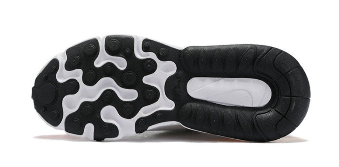 Les baskets Nike React offrent exceptionnelle de style moderne et d'innovation . design élégant et choix incontournable.pas cher.le moins cher.