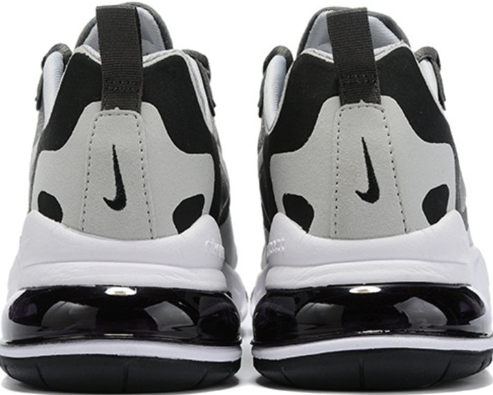 Les baskets Nike React offrent exceptionnelle de style moderne et d'innovation . design élégant et choix incontournable.pas cher.le moins cher.