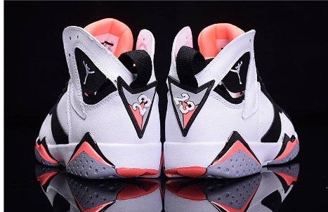 Baskets air Jordan 7 femme Elles ont conquis les amateurs de mode grâce à leur esthétique audacieuse et leurs innovations techniques.