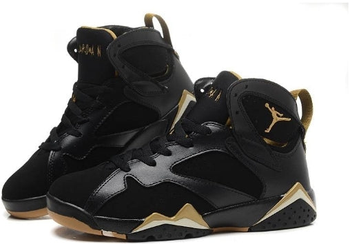 Baskets air Jordan 7 femme Elles ont conquis les amateurs de mode grâce à leur esthétique audacieuse et leurs innovations techniques.