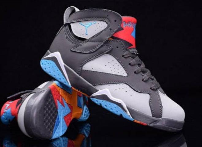 Baskets air Jordan 7 femme Elles ont conquis les amateurs de mode grâce à leur esthétique audacieuse et leurs innovations techniques.