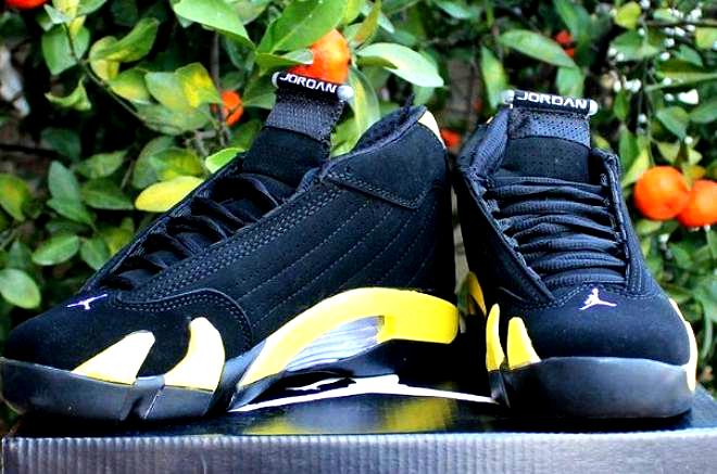 Les Air Jordan 14 "Thunder" Femme permettent de personnaliser votre style tout en bénéficiant d’un confort supérieur.