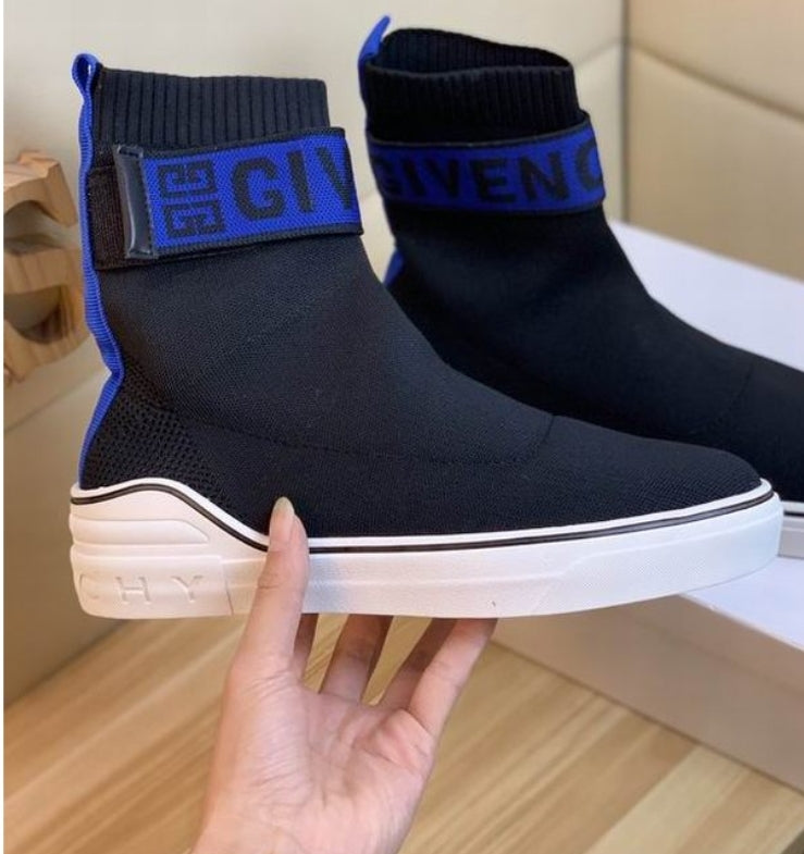 Les baskets sneakers Givenchy incarnent un style emblématique et un luxe contemporain.
leur design élégant.pas cher.le moins cher.