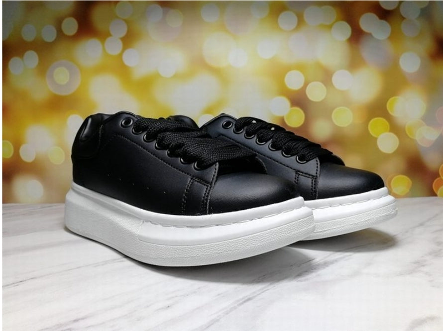 Les baskets Alexander McQueen incarnent un style emblématique et une sophistication ultime.
. leur design avant-gardiste. Pas cher . Le moins cher.