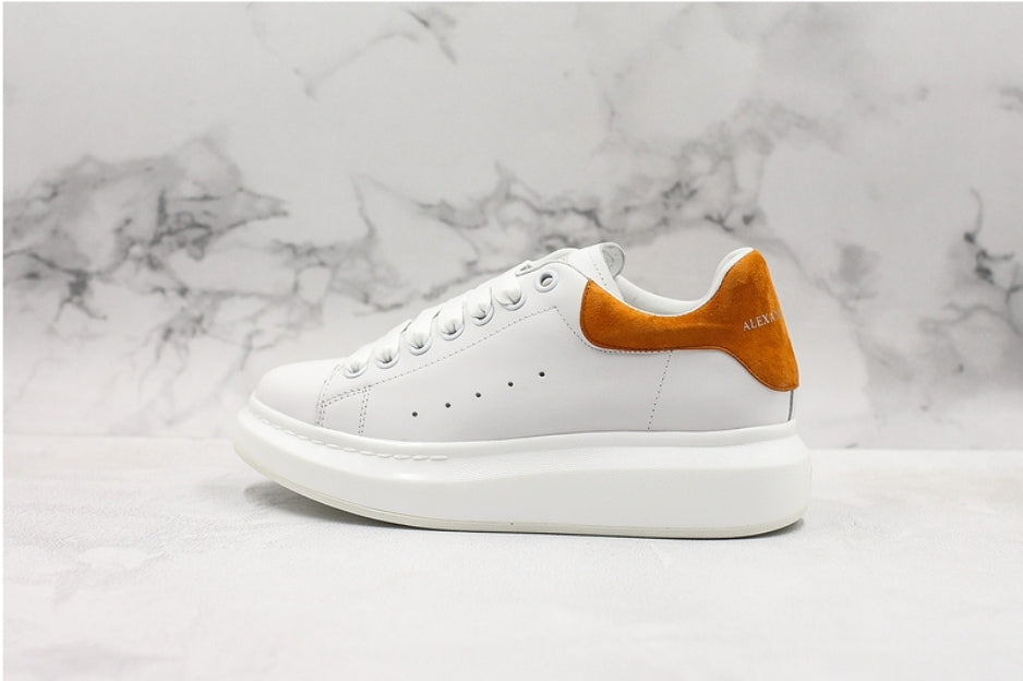 Les baskets Alexander McQueen incarnent un style emblématique et une sophistication ultime.
. leur design avant-gardiste. Pas cher . Le moins cher.