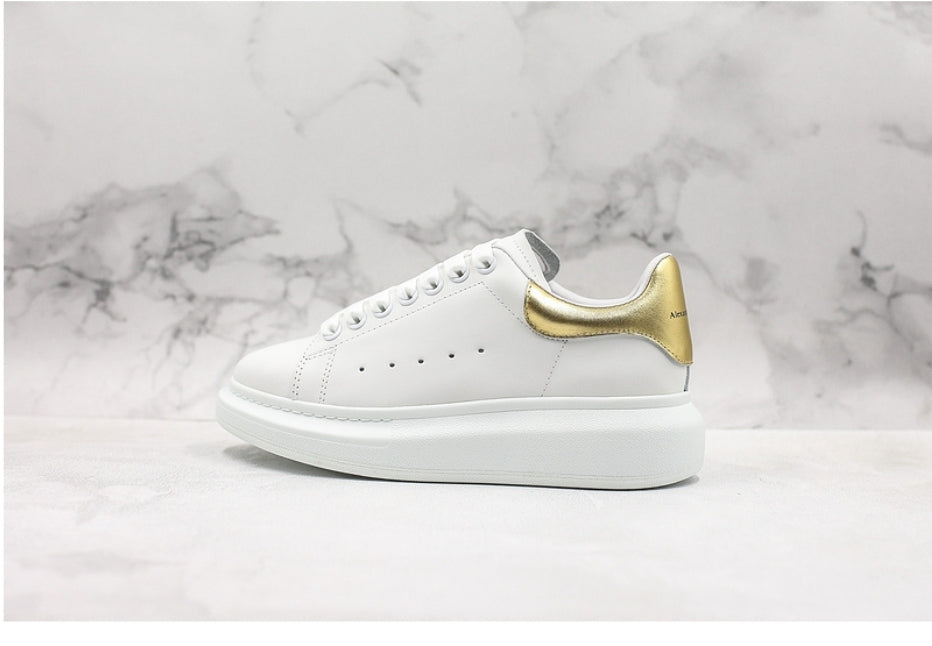 Les baskets Alexander McQueen incarnent un style emblématique et une sophistication ultime.
. leur design avant-gardiste. Pas cher . Le moins cher.