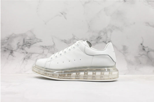 Les baskets Alexander McQueen incarnent un style emblématique et une sophistication ultime.
. leur design avant-gardiste. Pas cher . Le moins cher.