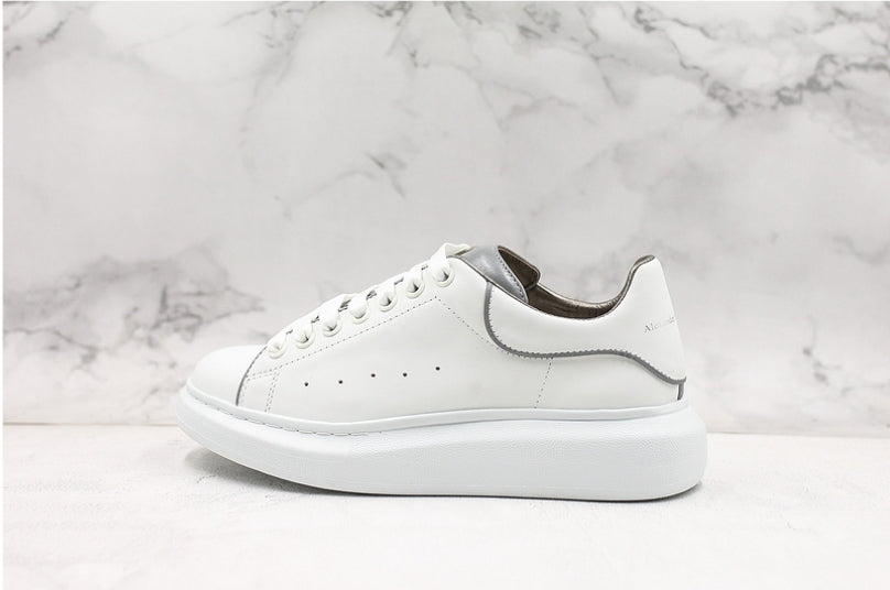 Les baskets Alexander McQueen incarnent un style emblématique et une sophistication ultime.
. leur design avant-gardiste. Pas cher . Le moins cher.