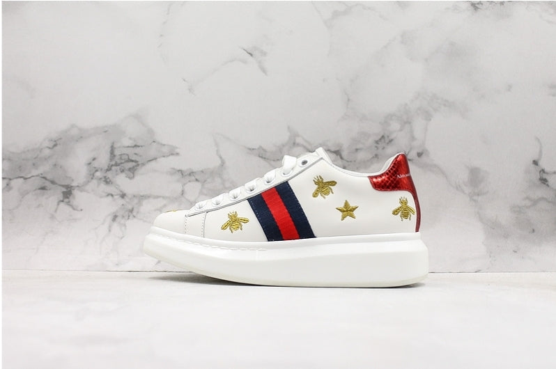 Les baskets Alexander McQueen incarnent un style emblématique et une sophistication ultime.
. leur design avant-gardiste. Pas cher . Le moins cher.