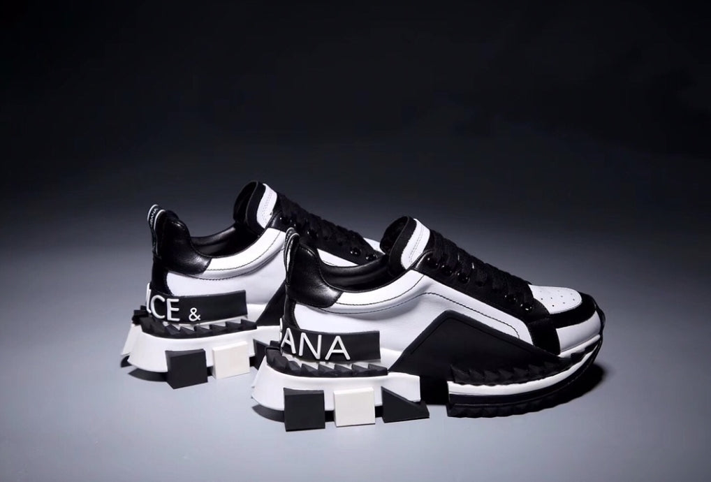 Les baskets sneakers Dolce & Gabbana incarnent un style emblématique et un luxe italien.
 leur design élégant.pas cher . Le moins cher.