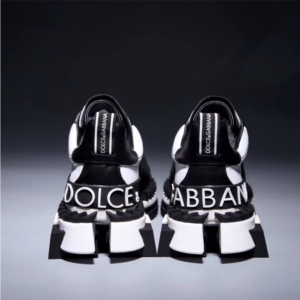 Les baskets sneakers Dolce & Gabbana incarnent un style emblématique et un luxe italien.
 leur design élégant.pas cher . Le moins cher.