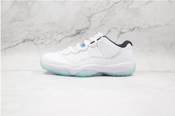 Les Air Jordan 11 Femme permettent de personnaliser votre style tout en bénéficiant d’un confort supérieur.Idéale pour un usage quotidien.