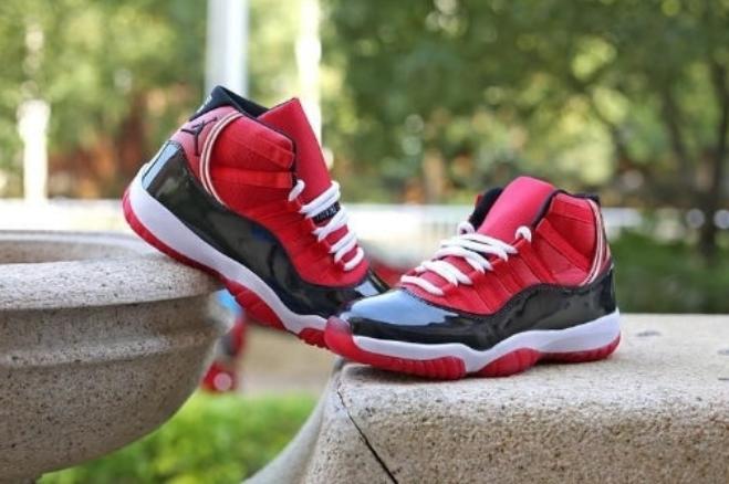 Les Air Jordan 11 Femme permettent de personnaliser votre style tout en bénéficiant d’un confort supérieur.Idéale pour un usage quotidien.