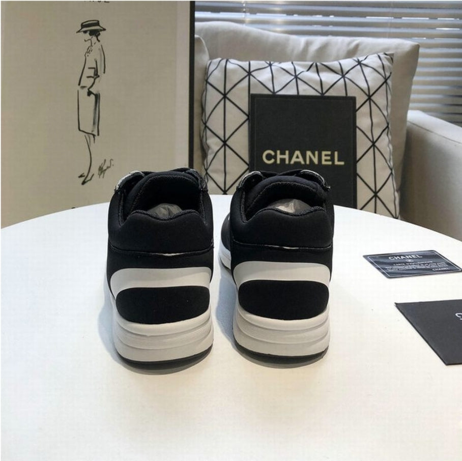 Les baskets sneakers Chanel incarnent un style emblématique et un luxe français.
leur design élégant.pas cher.le moins cher.