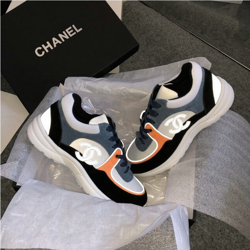 Les baskets sneakers Chanel incarnent un style emblématique et un luxe français.
leur design élégant.pas cher.le moins cher.