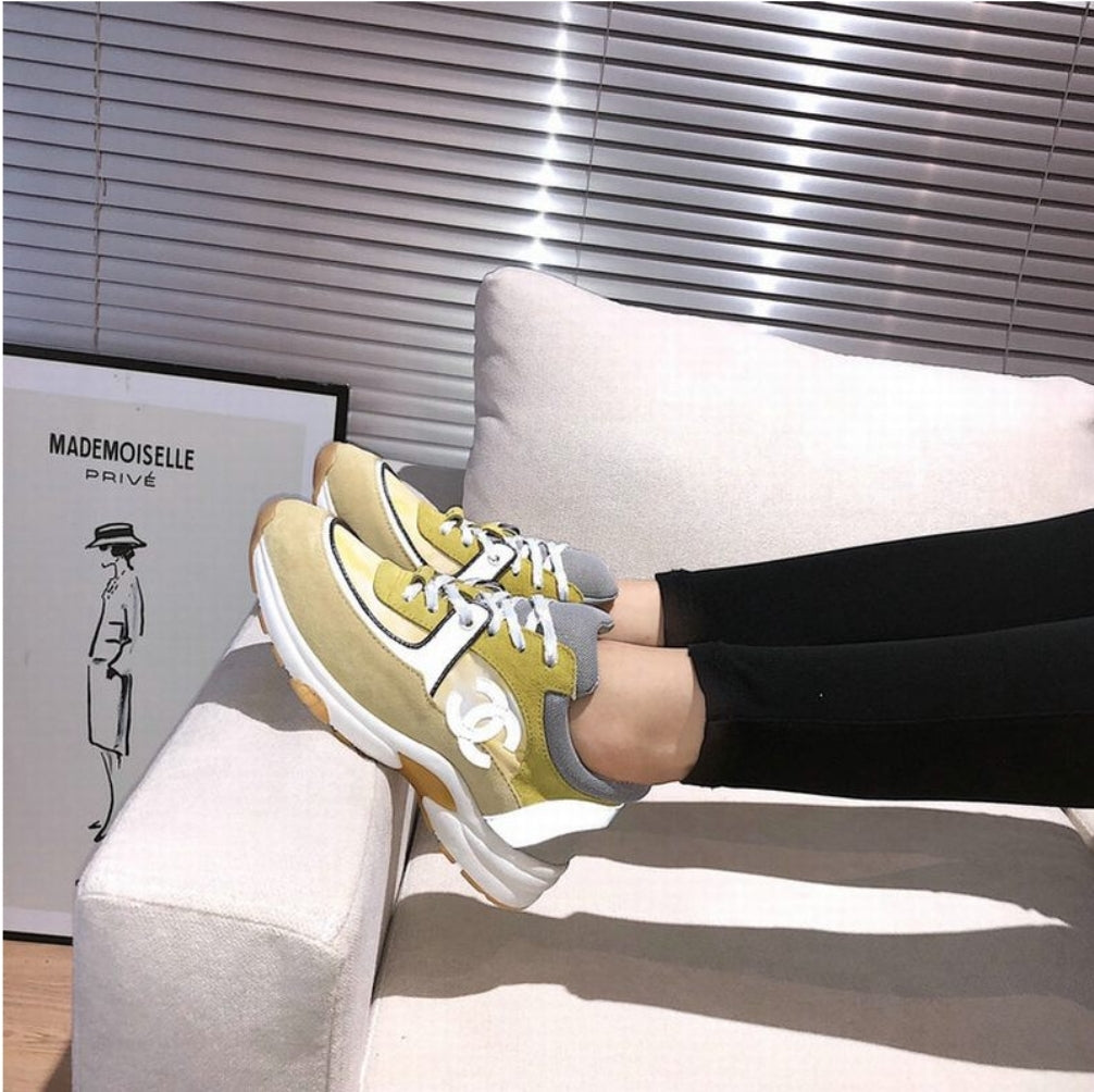 Les baskets sneakers Chanel incarnent un style emblématique et un luxe français.
leur design élégant.pas cher.le moins cher.