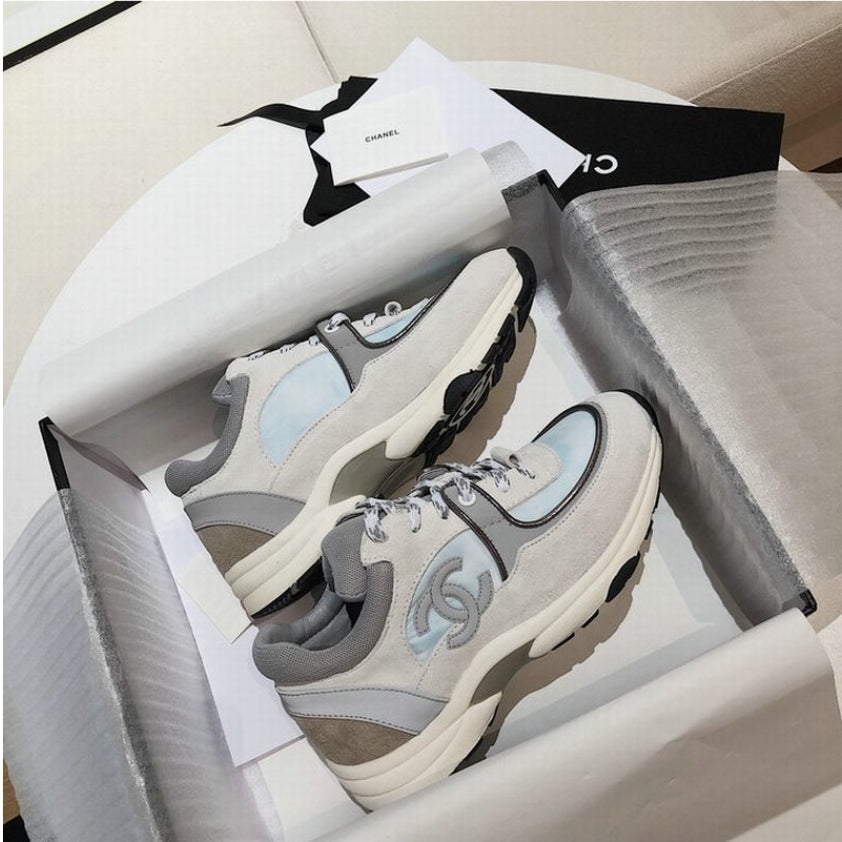 Les baskets sneakers Chanel incarnent un style emblématique et un luxe français.
leur design élégant.pas cher.le moins cher.