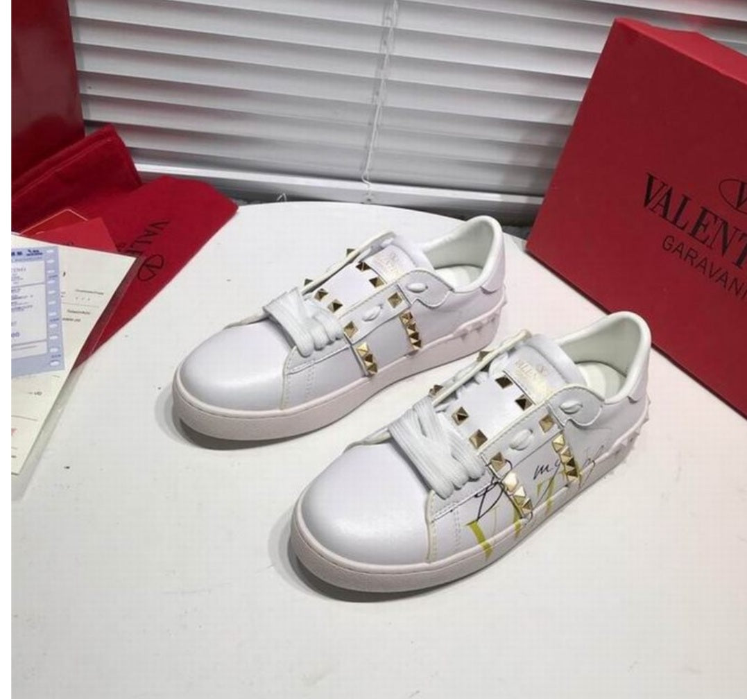 Les baskets sneakers Valentino incarnent un style emblématique et un luxe italien.
leur design élégant.pas cher. Le moins cher.