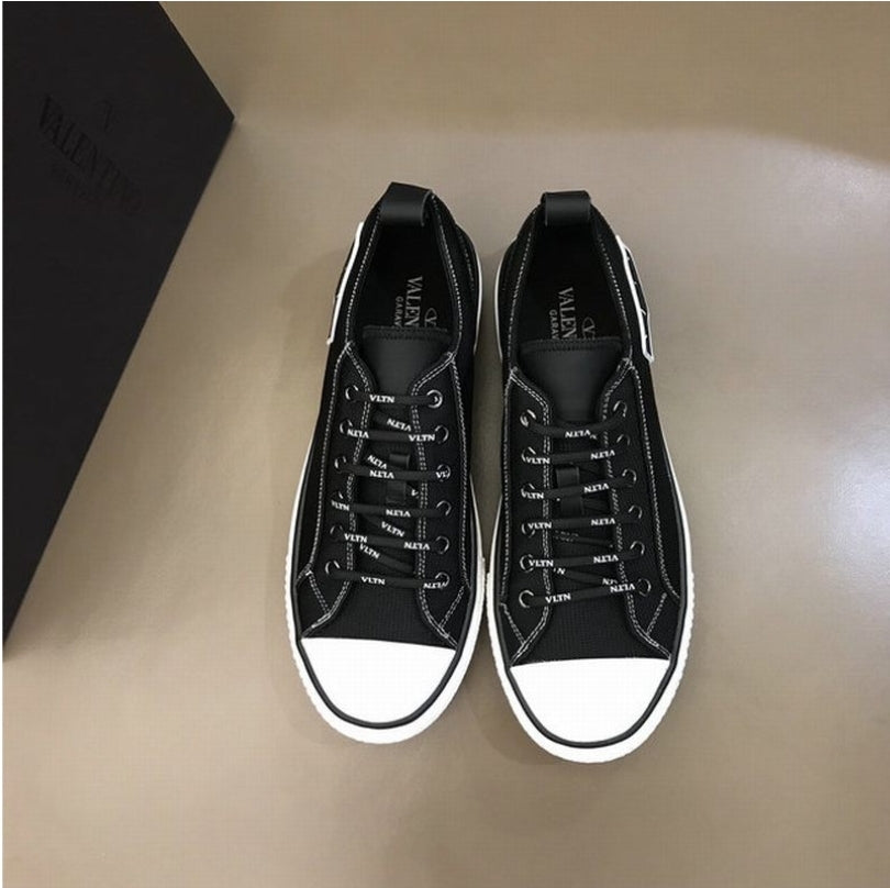 Les baskets sneakers Valentino incarnent un style emblématique et un luxe italien.
leur design élégant.pas cher. Le moins cher.