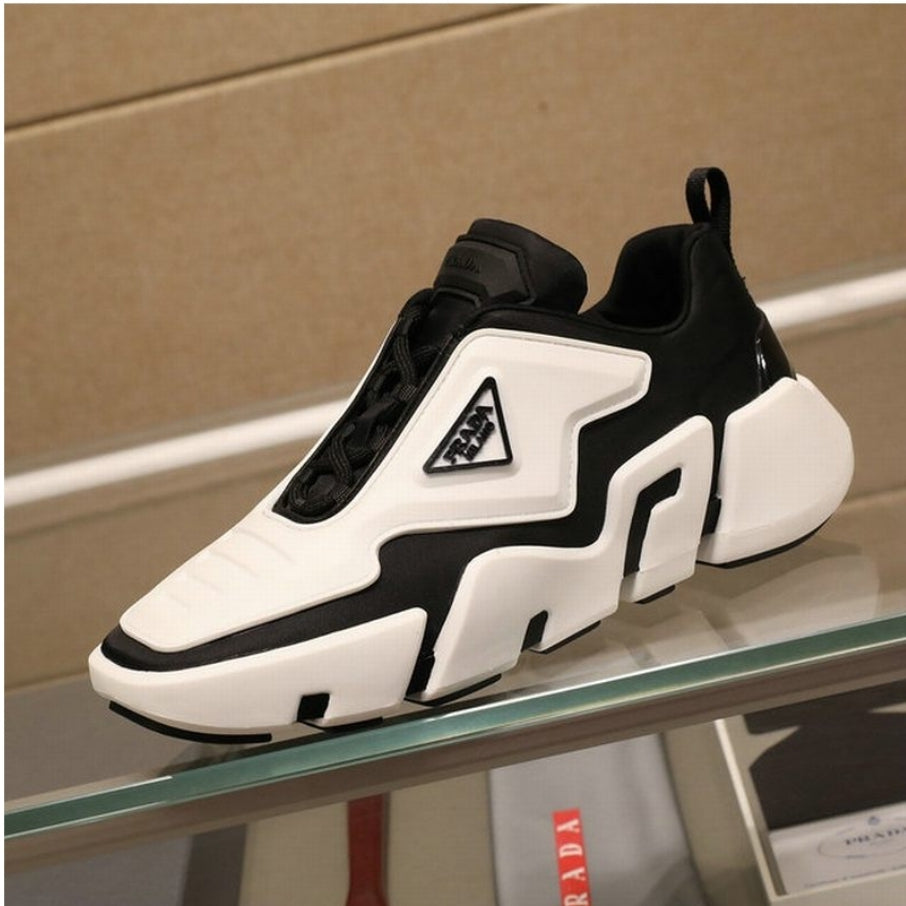 Les baskets sneakers Prada incarnent un style emblématique et un luxe italien.
leur design élégant.pas cher,le moins cher.