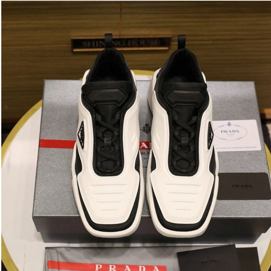 Les baskets sneakers Prada incarnent un style emblématique et un luxe italien.
leur design élégant.pas cher,le moins cher.