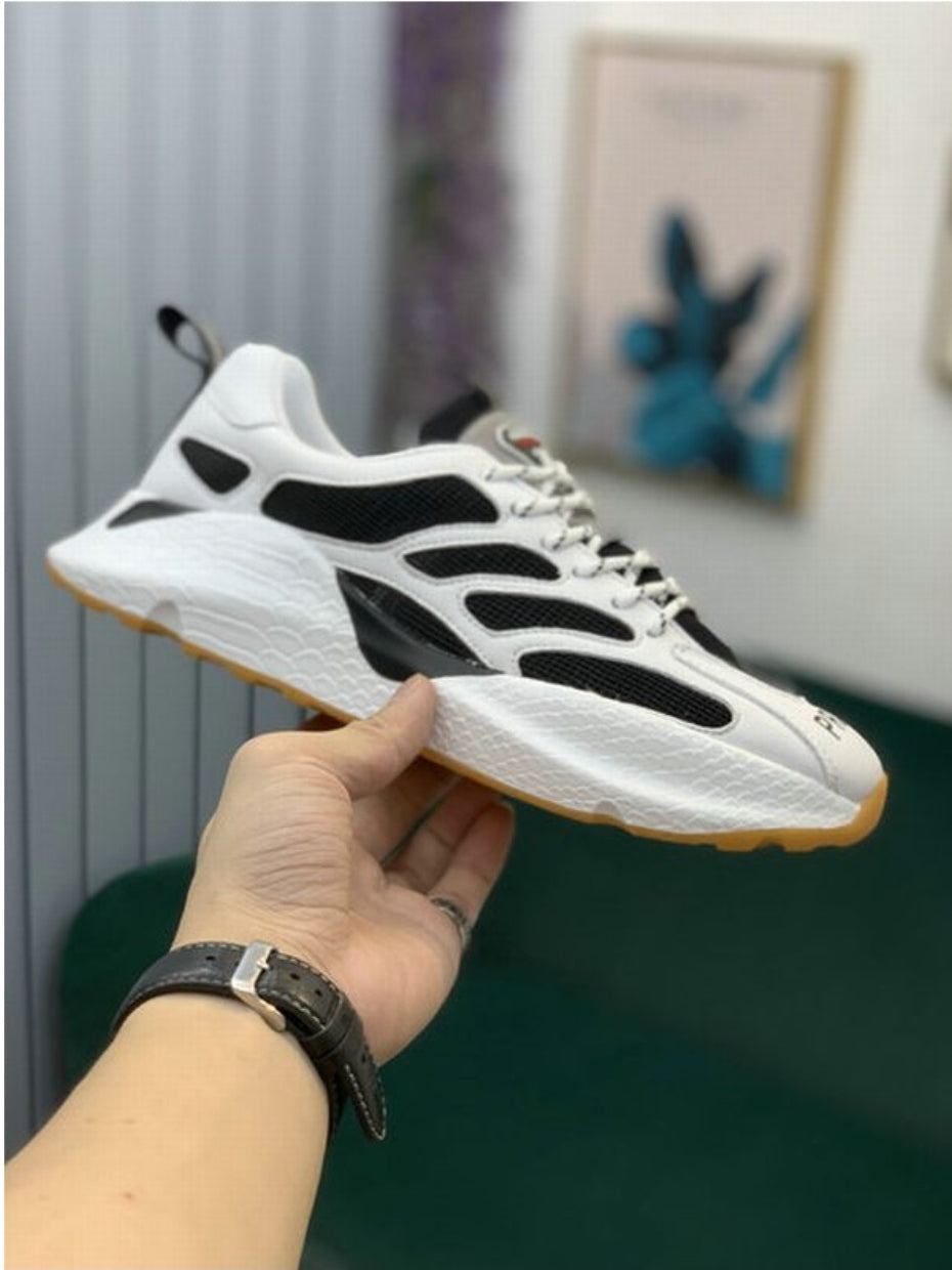 Les baskets sneakers Prada incarnent un style emblématique et un luxe italien.
leur design élégant.pas cher,le moins cher.