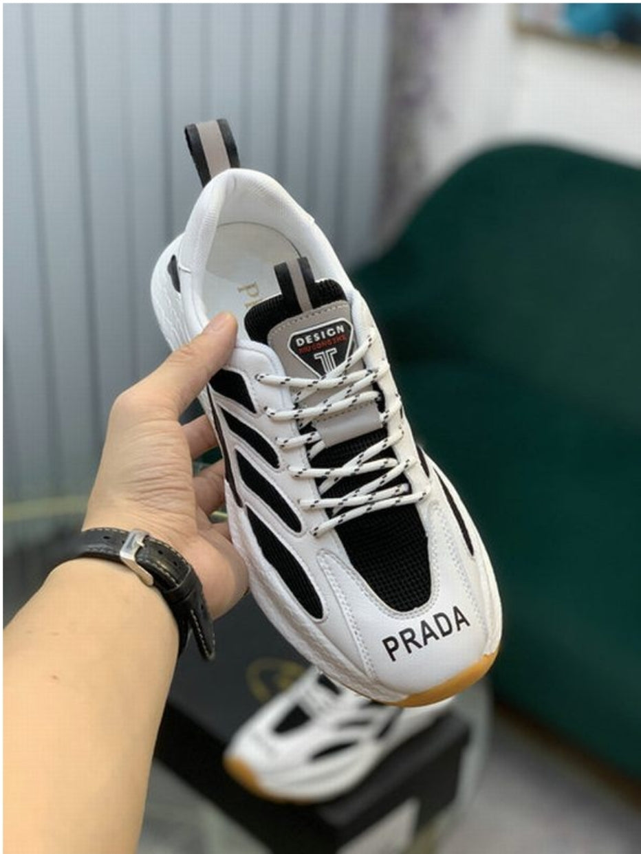 Les baskets sneakers Prada incarnent un style emblématique et un luxe italien.
 leur design élégant.pas cher,le moins cher.