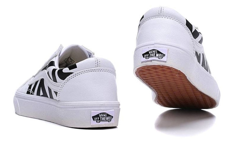 Les baskets Vans combinent style et performance. Leur design matériaux durables en font un mode. Pas cher. Le moins cher.