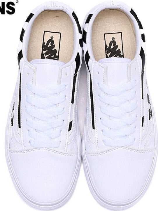 Les baskets Vans combinent style et performance. Leur design matériaux durables en font un mode. Pas cher. Le moins cher.