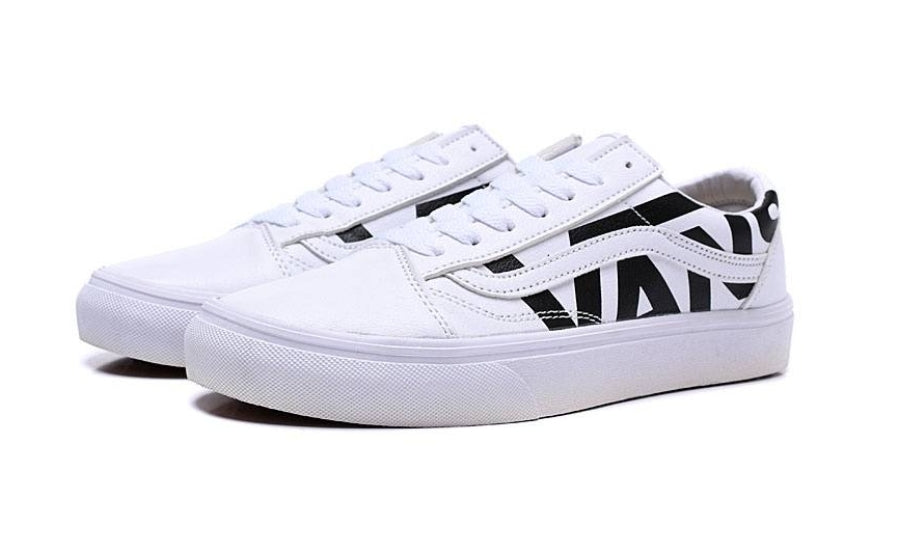 Les baskets Vans combinent style et performance. Leur design matériaux durables en font un mode. Pas cher. Le moins cher.