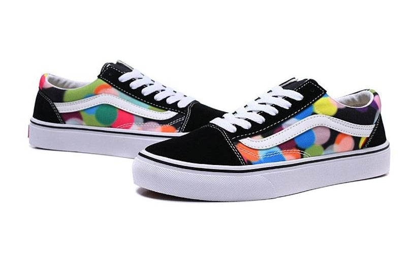Les baskets Vans combinent style et performance. Leur design matériaux durables en font un mode. Pas cher. Le moins cher.