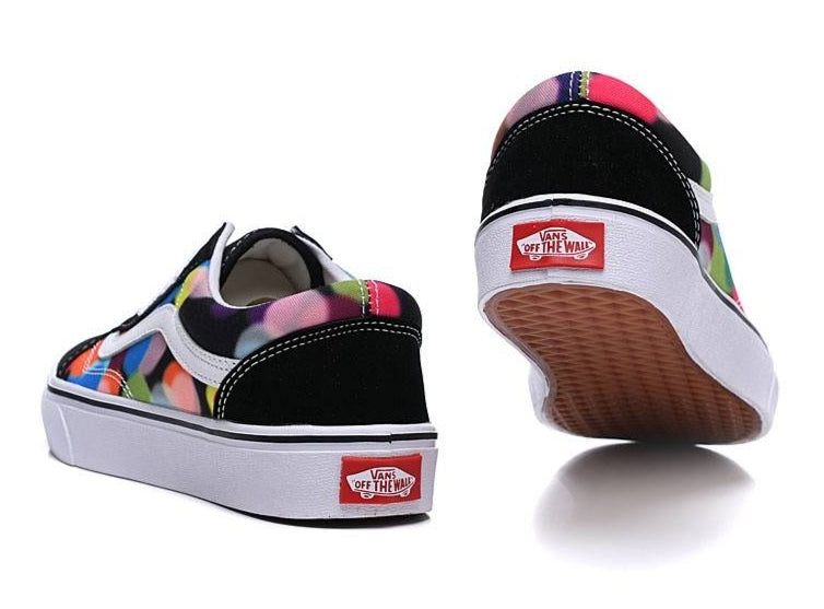 Les baskets Vans combinent style et performance. Leur design matériaux durables en font un mode. Pas cher. Le moins cher.