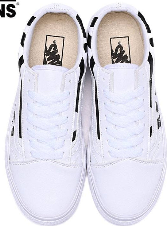 Les baskets Vans combinent style et performance. Leur design matériaux durables en font un mode. Pas cher. Le moins cher.